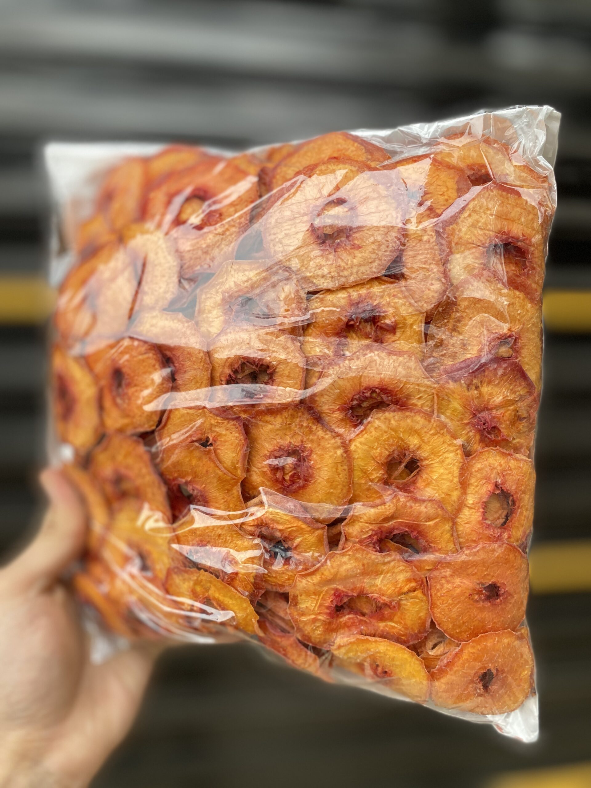 اسلایس هلو زعفرانی 2 اسلایس هلو زعفرانی